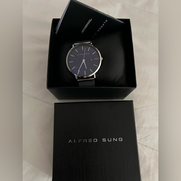 Alfred Sung Bracelet Watch - Picture 3 of 3